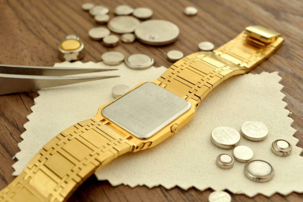 Best 8 Activity Trackers With Replaceable Batteries No Charging Required