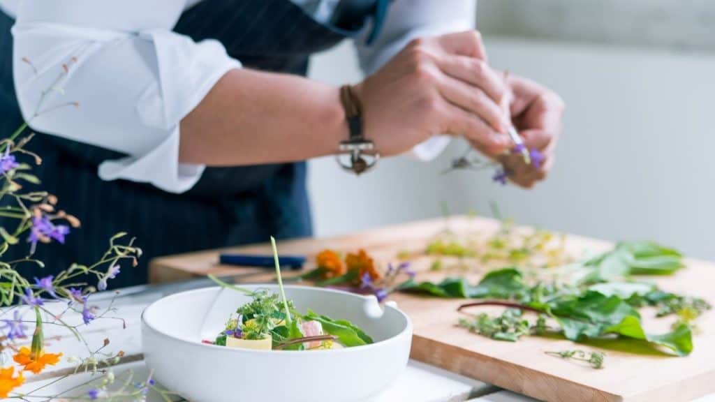 Wearing a Watch While Cooking Can Chefs Wear Watches? Wear To Track